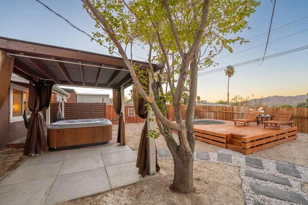 ジョシュア・ツリー Palm Vista Retreat *Hot Tub/Cowboy Pool/Hammocks*ヴィラ エクステリア 写真