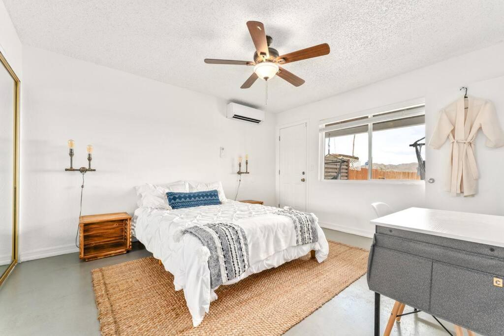 ジョシュア・ツリー Palm Vista Retreat *Hot Tub/Cowboy Pool/Hammocks*ヴィラ エクステリア 写真