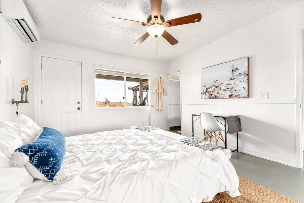 ジョシュア・ツリー Palm Vista Retreat *Hot Tub/Cowboy Pool/Hammocks*ヴィラ エクステリア 写真