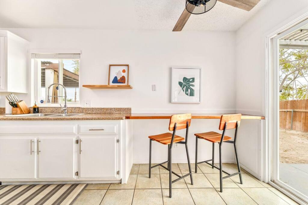 ジョシュア・ツリー Palm Vista Retreat *Hot Tub/Cowboy Pool/Hammocks*ヴィラ エクステリア 写真