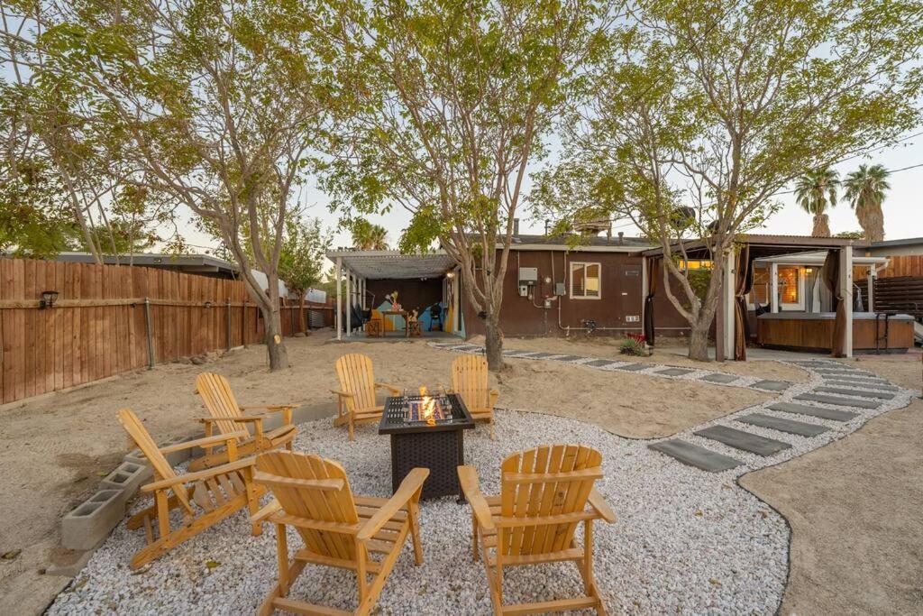 ジョシュア・ツリー Palm Vista Retreat *Hot Tub/Cowboy Pool/Hammocks*ヴィラ エクステリア 写真