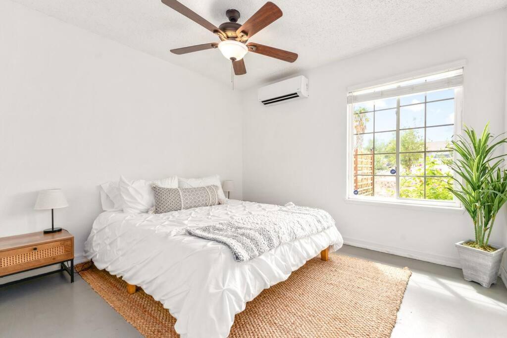 ジョシュア・ツリー Palm Vista Retreat *Hot Tub/Cowboy Pool/Hammocks*ヴィラ エクステリア 写真