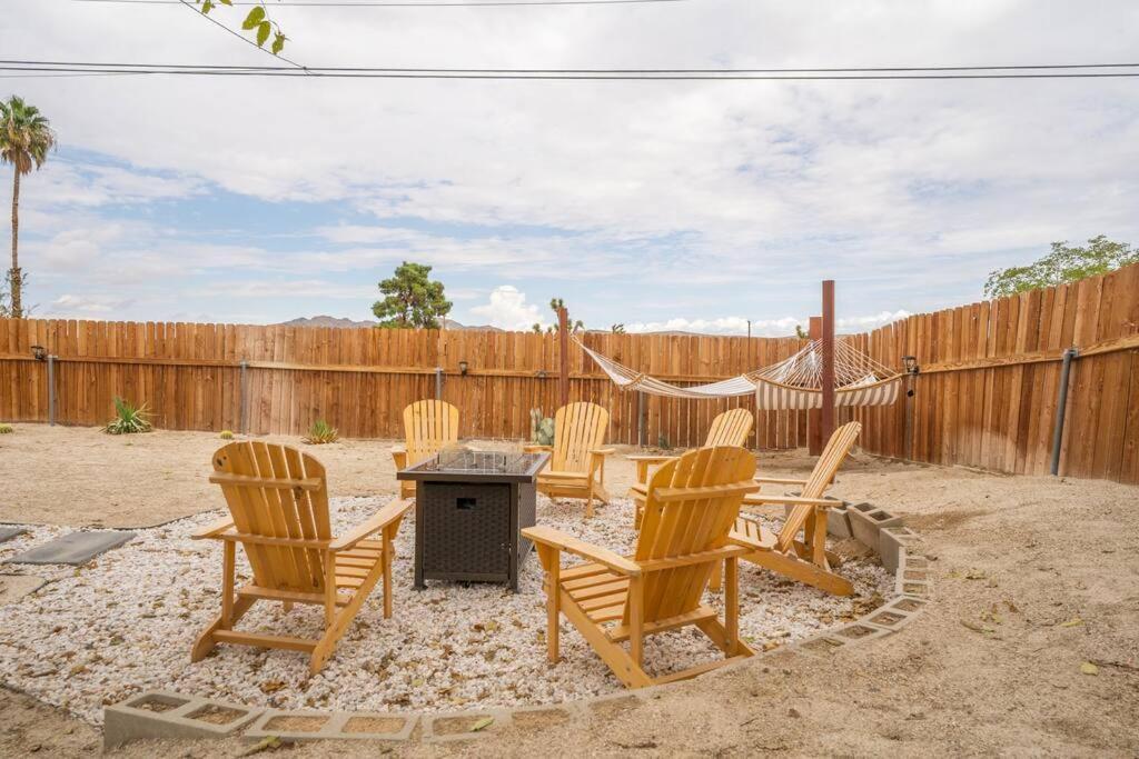 ジョシュア・ツリー Palm Vista Retreat *Hot Tub/Cowboy Pool/Hammocks*ヴィラ エクステリア 写真