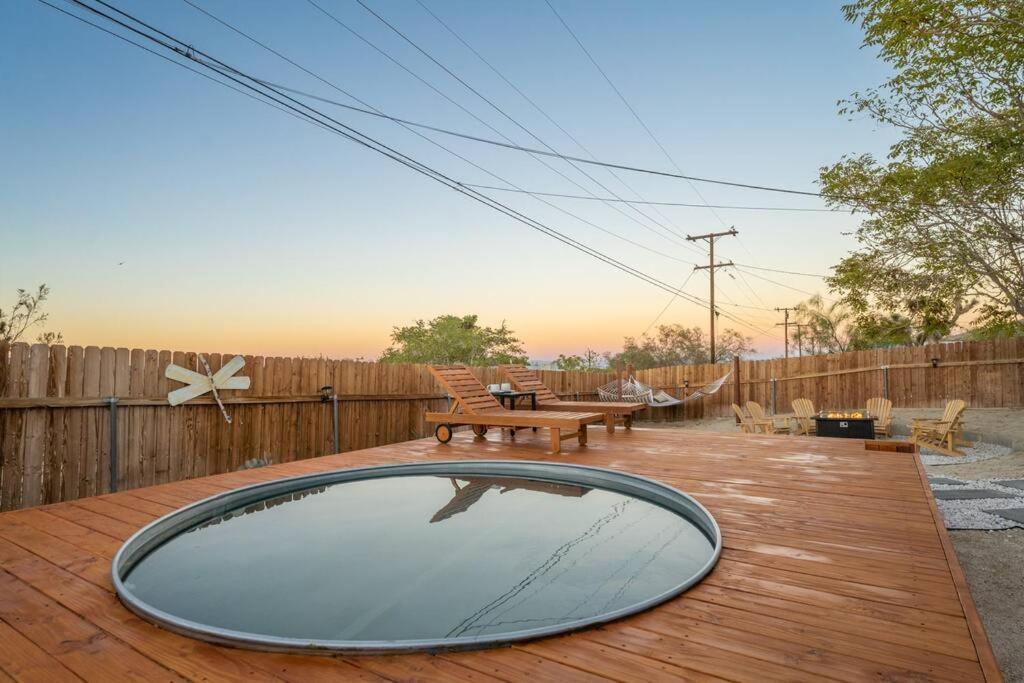 ジョシュア・ツリー Palm Vista Retreat *Hot Tub/Cowboy Pool/Hammocks*ヴィラ エクステリア 写真